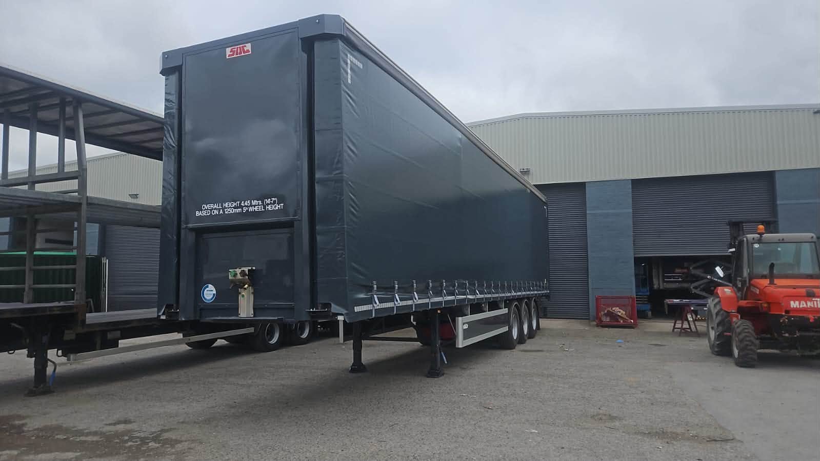 Curtain Sider